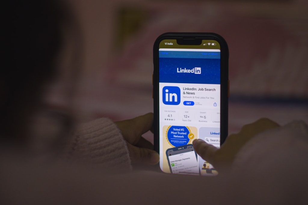 LinkedIn Work Experience Media Thumbnail Ratio Explained - Automatic ...
